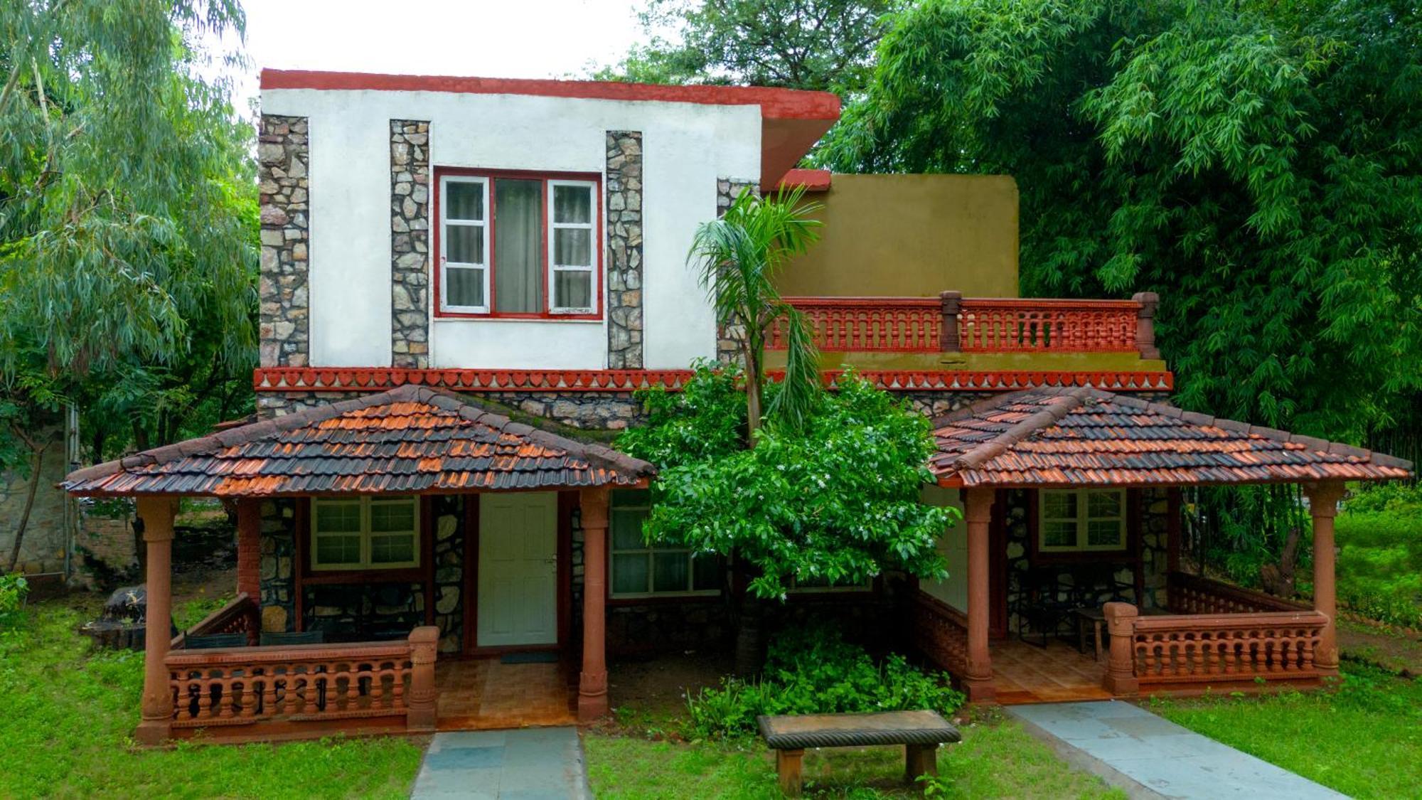 Indian Adventures Tiger Moon Resort Khilchīpur Exterior foto